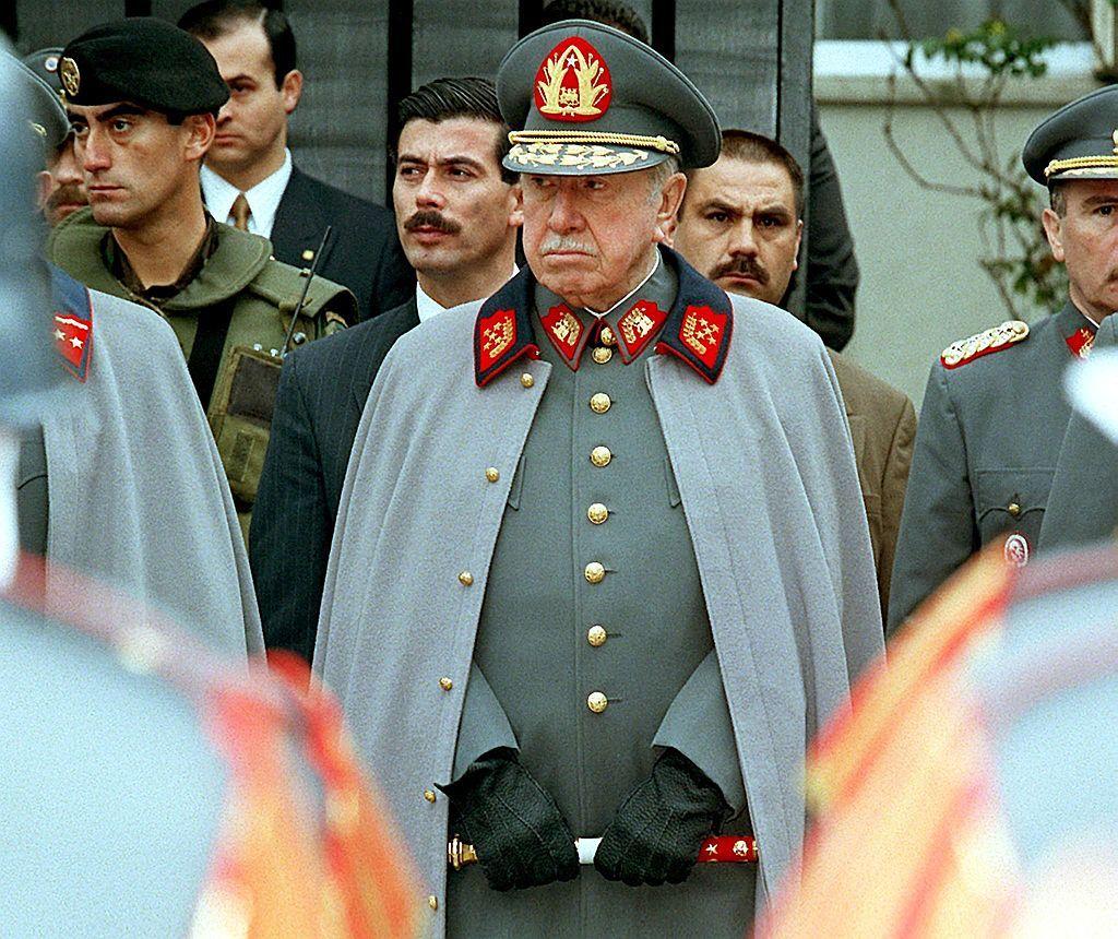 Cómo es la derecha que representa José Antonio Kast en Chile (y cómo se compara con Trump, Milei y Bukele)