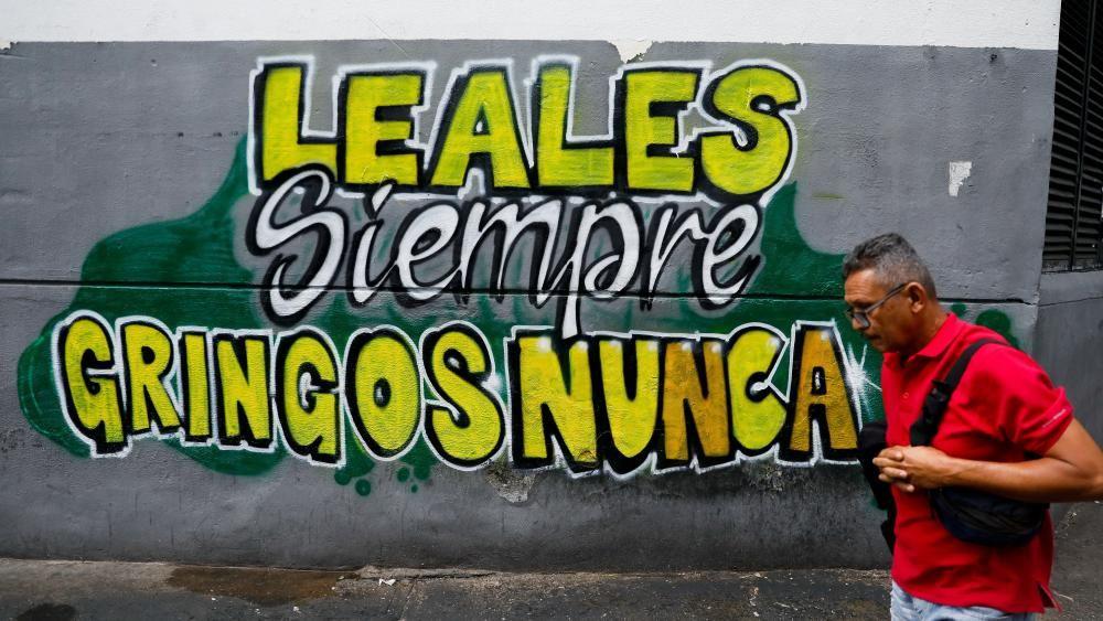 "Lo que nos tiene fregados aquí es el aumento del dólar": cómo viven los venezolanos la posibilidad de un ataque de EE.UU.